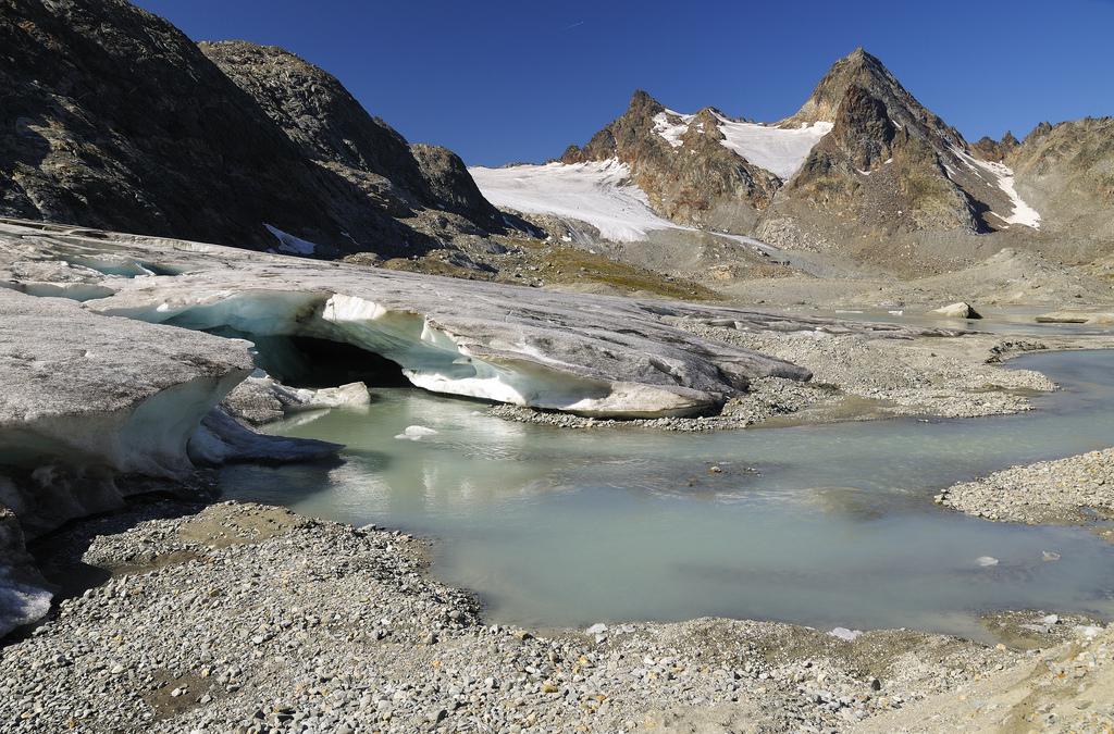 ...Ancora sul ghiacciaio del Rutor, VDA, Agosto 2009...